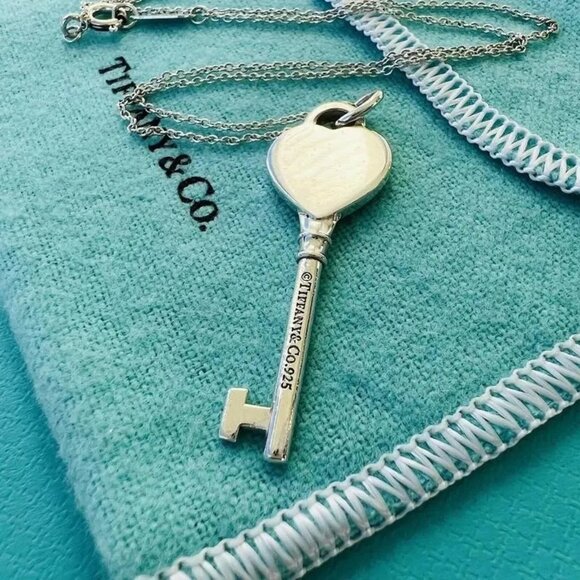 Like New, Return to Tiffany Heart Key Necklace - Picture 3 of 6